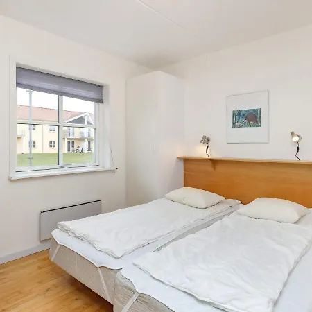 Apartment V