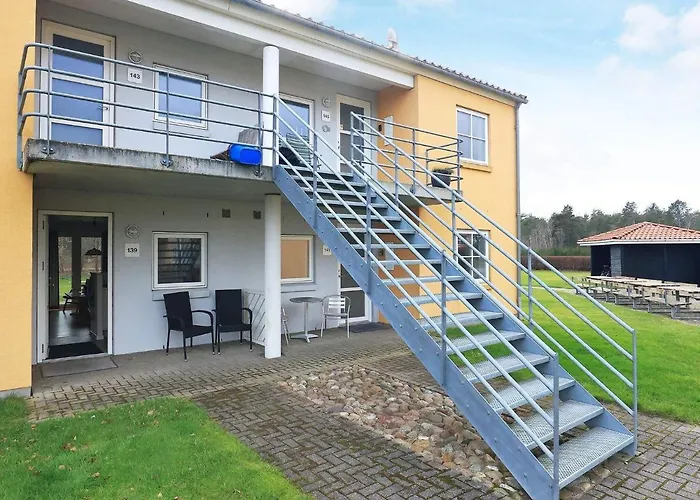 Hals Apartment 100M From Beach Apartamento *