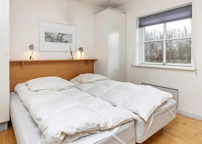 Hals Apartment 100M From Beach