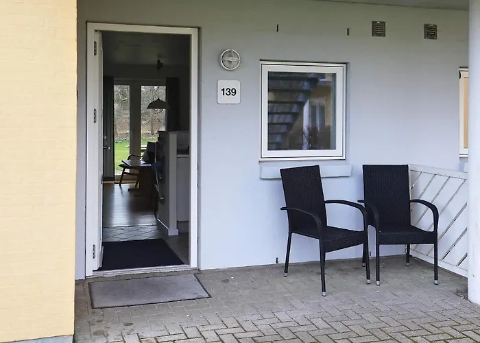 Hals Apartment 100M From Beach *